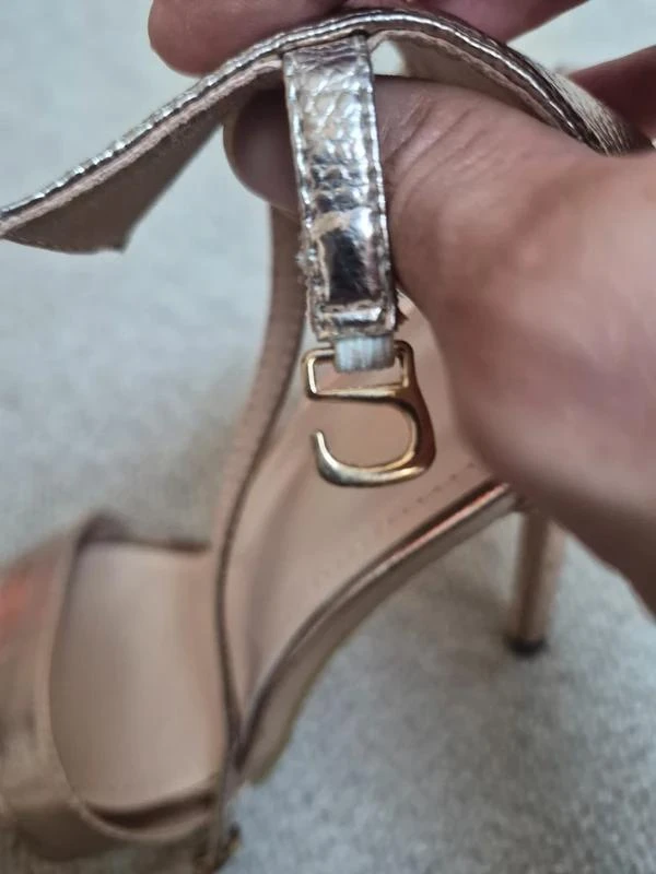 Sandalias de tacón efecto metálico oro rosa T36 – photo 8